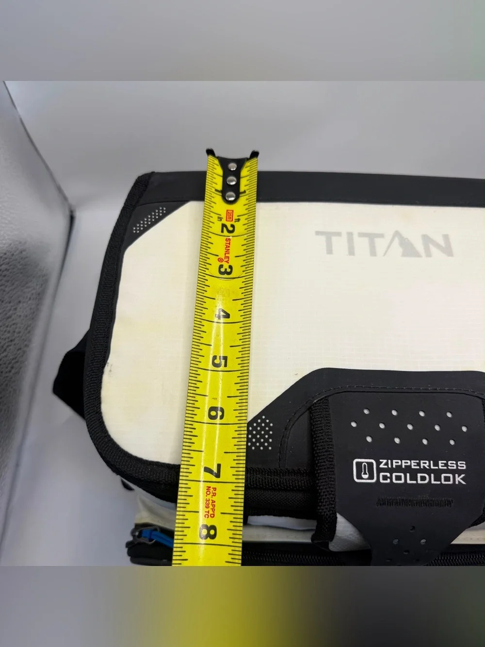 Arctic Zone Titan Zipperless ColdLok Insulated Cooler Bag White Black Shoulder